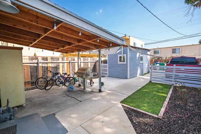 4175 Van Dyke Avenue, San Diego CA: https://media.crmls.org/mediaz/f48911db-33b6-49e1-b26f-17c527a588e2.jpg