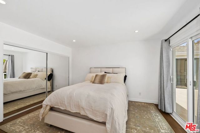 400 Chautauqua Boulevard, Pacific Palisades CA: https://media.crmls.org/mediaz/f489570f-c32e-4daa-88e0-4beacd44d474.jpg