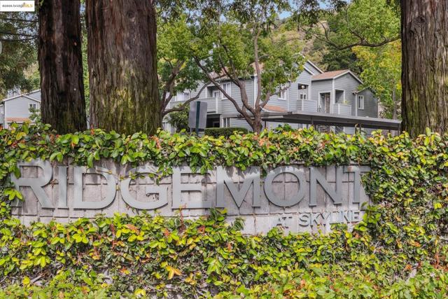 760 Canyon Oaks Dr, Oakland CA: https://media.crmls.org/mediaz/f4898881-bef4-41f9-a4ca-707fb5df22e7.jpg