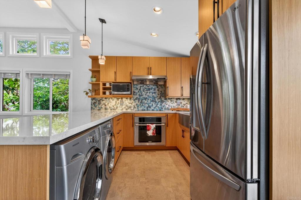 4482 North Avenue - photo 11