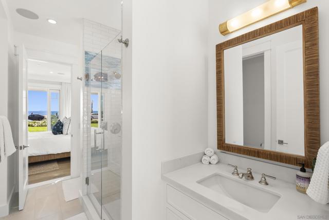 1059 Ocean Blvd, Coronado CA: https://media.crmls.org/mediaz/f48c9cb9-8b41-4e33-bd9b-384198a873c6.jpg