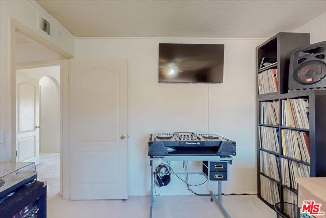 12119 Falcon Crest Way, Porter Ranch CA: https://media.crmls.org/mediaz/f48ce041-88ba-4a3e-99d3-45bf1a516ca3.jpg