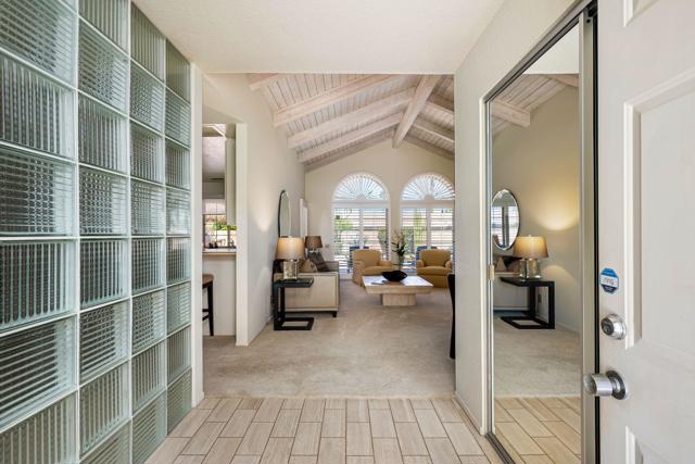 Image 5 of 47 For 78820 Runaway Bay Drive