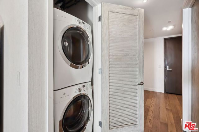 1755 Ocean Avenue, Santa Monica CA: https://media.crmls.org/mediaz/f48d508a-234e-4f6e-8638-76b859fcf46f.jpg