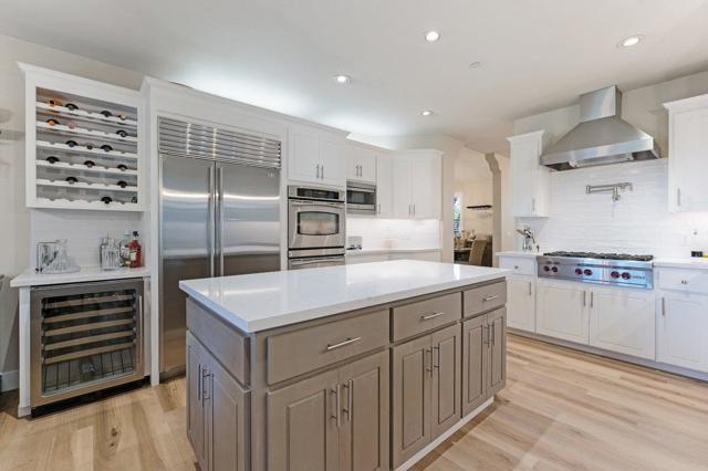 Image 7 of 44 For 130 Calabria St