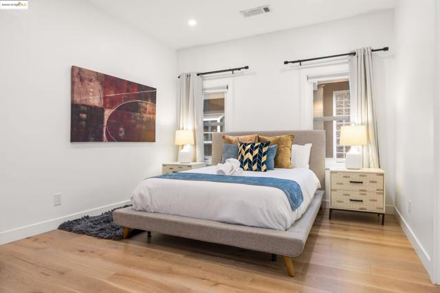 75 Echo Ave, Oakland CA: https://media.crmls.org/mediaz/f48e0da0-f592-4821-9222-05a4cfbe1641.jpg