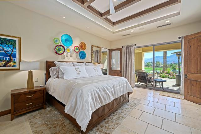 80675 Via Portofino, La Quinta CA: https://media.crmls.org/mediaz/f48e3886-249f-4437-9f2f-c35fe6757ff9.jpg