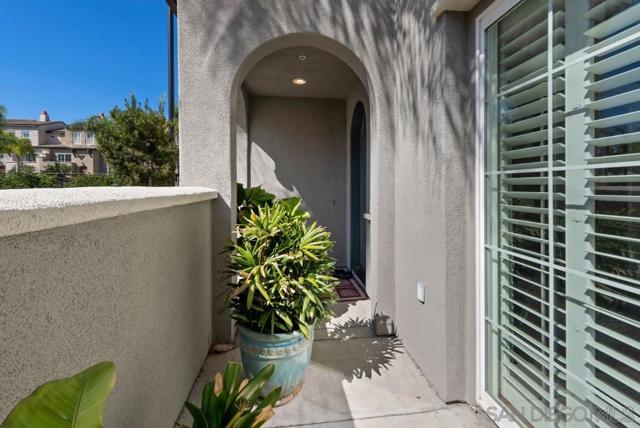 10556 Debreceni Way, San Diego CA: https://media.crmls.org/mediaz/f48e3cc9-b8b8-426e-8552-c7bb1f6ce7e6.jpg