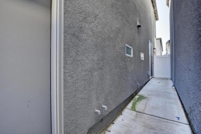 3515 Sparrow Court, West Sacramento CA: https://media.crmls.org/mediaz/f48f3808-e8cf-4904-a54e-e63a0471e282.jpg