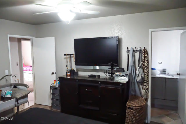 2101 Sweetland Street, Oxnard CA: https://media.crmls.org/mediaz/f491197d-6746-4a35-832b-790deca39ba3.jpg