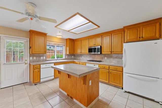 721 Paradiso Court, Soquel CA: https://media.crmls.org/mediaz/f491a105-a1d6-47b5-8adf-b6b2f6043cc9.jpg