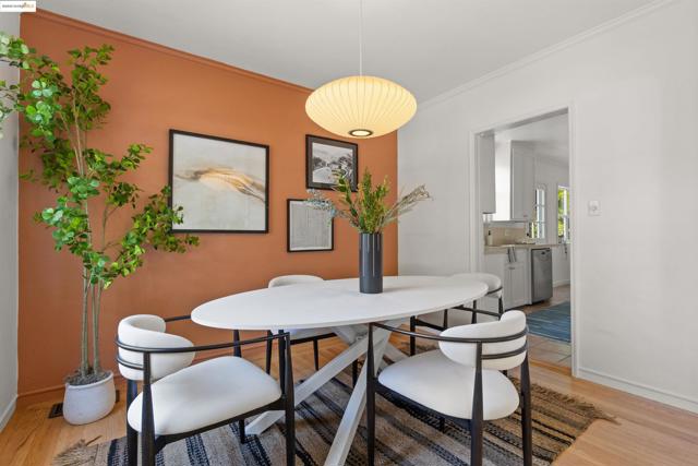 2451 Carmel St, Oakland CA: https://media.crmls.org/mediaz/f491d850-b38a-4df4-8a6c-9d5828ae6628.jpg