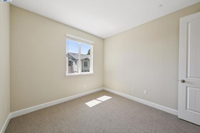 1305 Sunningdale Lane, Fairfield CA: https://media.crmls.org/mediaz/f492405a-693b-48ee-a057-14e0fc117505.jpg