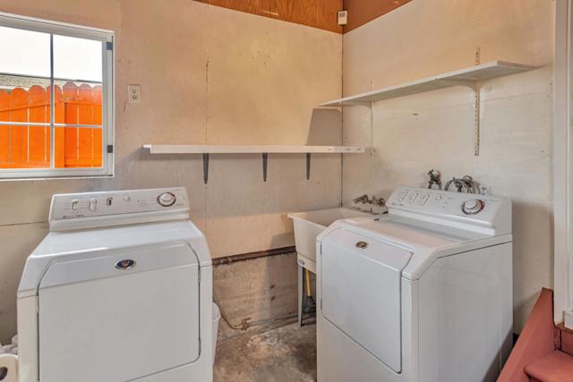 250 San Carlos Avenue, Redwood City CA: https://media.crmls.org/mediaz/f4928e97-d73c-43c4-a5c7-41b6e037ad62.jpg