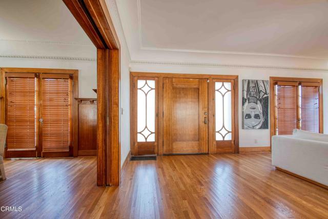 Detail Gallery Image 9 of 51 For 1905 Grace Ave, Los Angeles,  CA 90068 - 4 Beds | 2/1 Baths