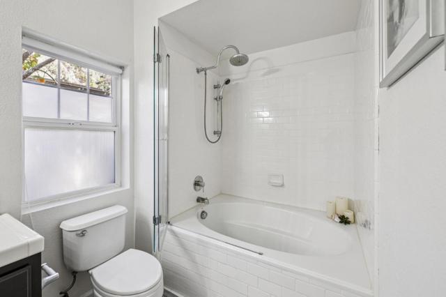 415 Callippe Court, Brisbane CA: https://media.crmls.org/mediaz/f4944710-e8c2-402f-af0d-2a8c6501f116.jpg