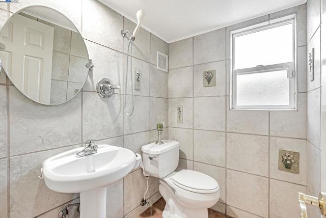 Image 37 of 60 For 25660 Paul Ct