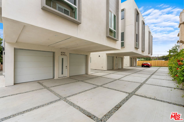 10742 Hortense Street, North Hollywood CA: https://media.crmls.org/mediaz/f4945dfc-70e2-4fcf-a8e3-bef1a88ede9f.jpg
