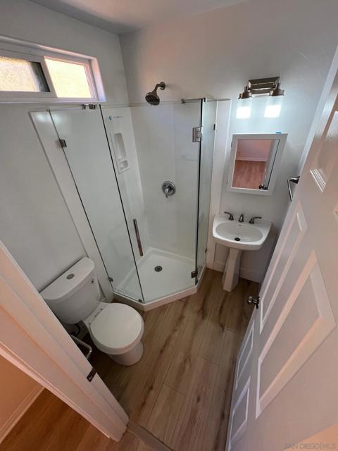 1927 Diamond St, San Diego CA: https://media.crmls.org/mediaz/f4946221-fc29-495e-bd7b-98279be70347.jpg