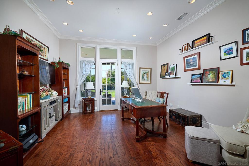 MLS #250032591SD image #10