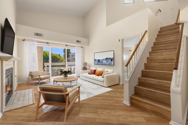 7067 Camino Revueltos, San Diego CA: https://media.crmls.org/mediaz/f494afd3-a1ef-4325-b632-77a528401f11.jpg