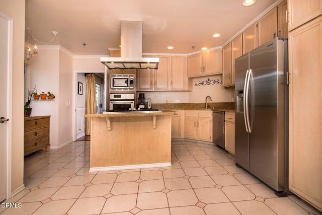 202 S Holliston Avenue, Pasadena CA: https://media.crmls.org/mediaz/f495122e-be48-4e7a-8975-37604fa8db99.jpg