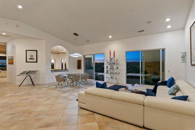 30330 Via Maria Elena, Bonsall CA: https://media.crmls.org/mediaz/f49526fa-dae5-4704-9174-2ebe4901a3b5.jpg