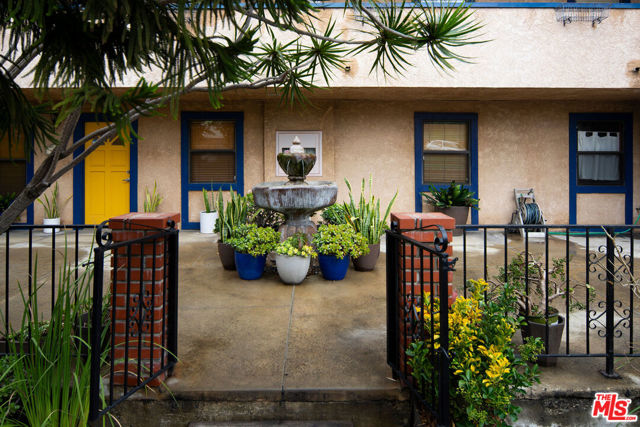 3375 Descanso Drive, Los Angeles CA: https://media.crmls.org/mediaz/f495b11c-547b-4608-97b3-d64b204d1049.jpg