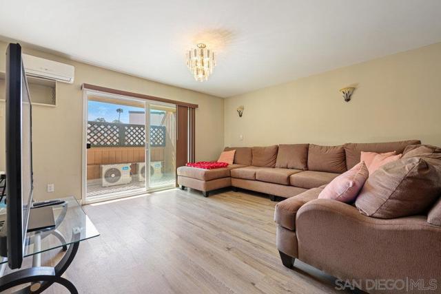 8741 Lake Murray Blvd, UNIT 8, San Diego CA: https://media.crmls.org/mediaz/f495fee6-4ea3-4dcc-b857-f1230b2e598b.jpg