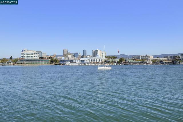 2853 Cathwood Lane, Alameda CA: https://media.crmls.org/mediaz/f4966759-dbe6-44b7-9dc3-acc7bd63a6a3.jpg