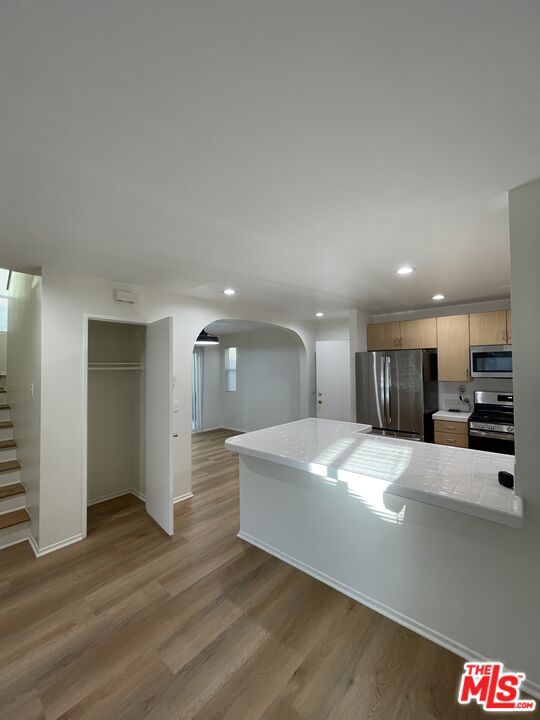 121 Cancion Way, Los Angeles CA: https://media.crmls.org/mediaz/f49696d1-2f1f-480d-98aa-8c5bc5b3c146.jpg