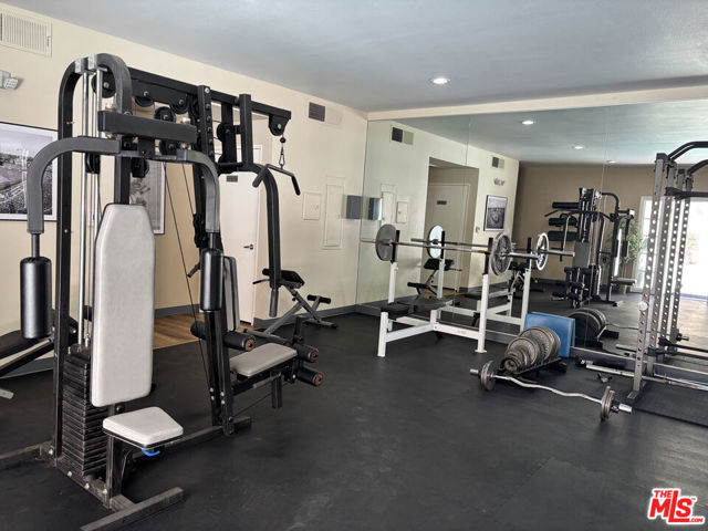 2222 N Beachwood Drive, Los Angeles CA: https://media.crmls.org/mediaz/f496ef1f-15b6-41a6-8f53-1f4f0dcf3236.jpg