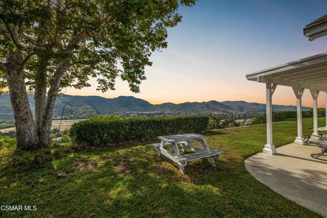 11300 Highridge Court, Camarillo CA: https://media.crmls.org/mediaz/f4977d4e-bbb8-447a-b4f3-211dca216f54.jpg