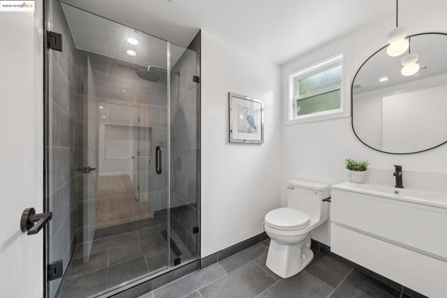 1207 Cedar St, Berkeley CA: https://media.crmls.org/mediaz/f497fab1-2d89-48cb-9866-16071ab25186.jpg
