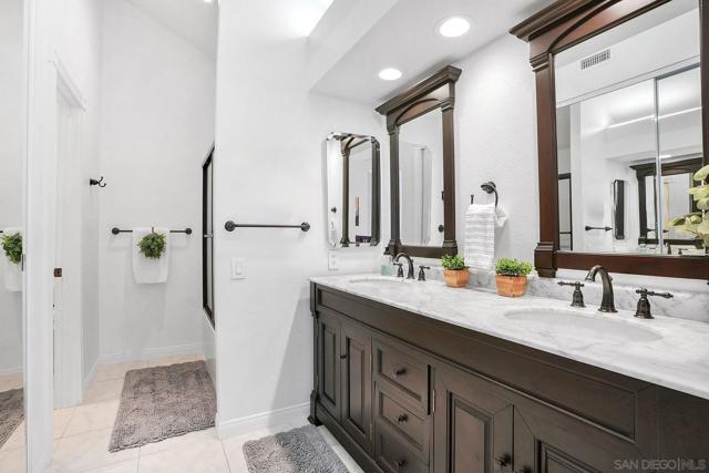 731 Edgewater Dr, Chula Vista CA: https://media.crmls.org/mediaz/f4987244-6a92-477b-a767-d6bee02b2688.jpg
