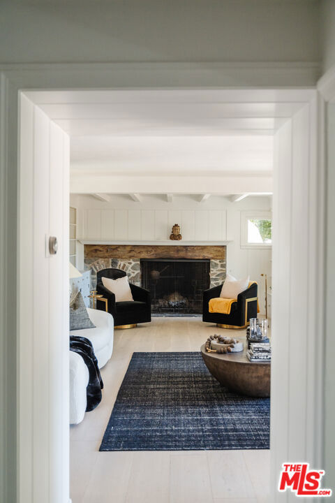 3100 Coldwater Canyon Avenue, Studio City CA: https://media.crmls.org/mediaz/f4992a7d-a352-422c-8faa-99d6d6283bfe.jpg