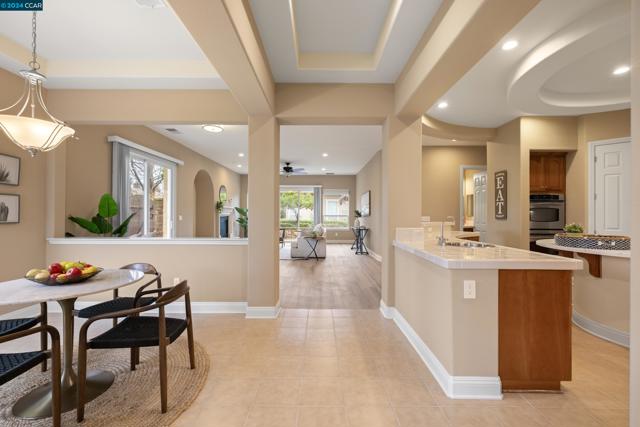8702 Pasatiempo Circle, Roseville CA: https://media.crmls.org/mediaz/f4994feb-b56c-4587-a6e5-0d89db926fe6.jpg