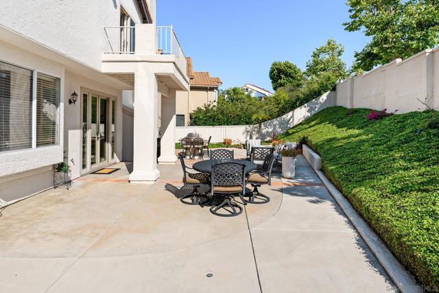 18027 Chieftain Ct, San Diego CA: https://media.crmls.org/mediaz/f499756a-4cb0-4653-8736-6bb80d316bc2.jpg