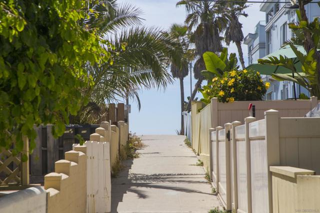 728 Jamaica Ct, San Diego CA: https://media.crmls.org/mediaz/f499a7e3-a5be-4502-b982-0ea014ac0d67.jpg