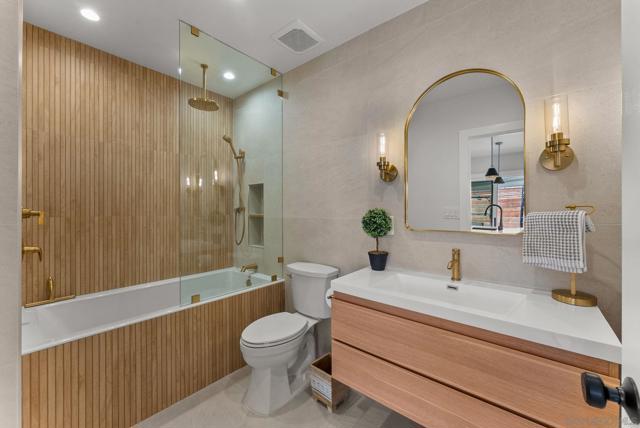 5092 E Mountain View Drive, San Diego CA: https://media.crmls.org/mediaz/f49aadab-a615-4c4c-9f06-6055c4a34baf.jpg