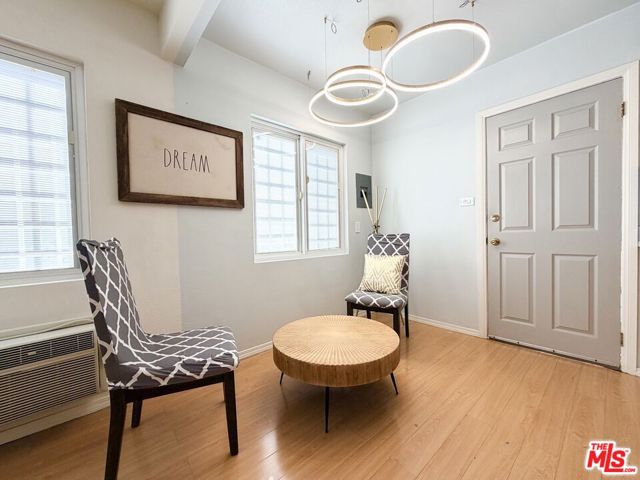1053 South Oxford Avenue photo 9