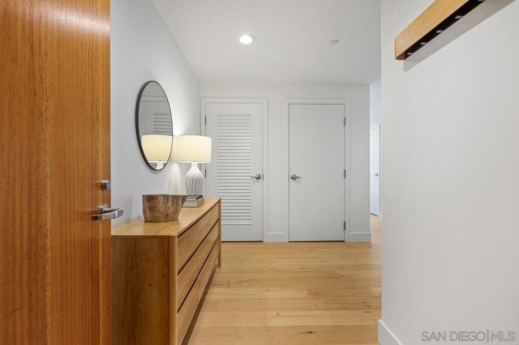 800 The Mark Ln - photo 4