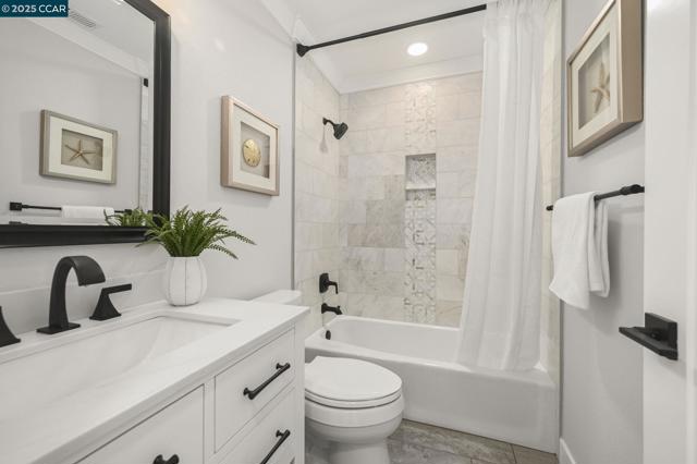 600 Terra California Dr, Walnut Creek CA: https://media.crmls.org/mediaz/f49db6a6-4a6b-49af-a326-d3b2bc99db71.jpg