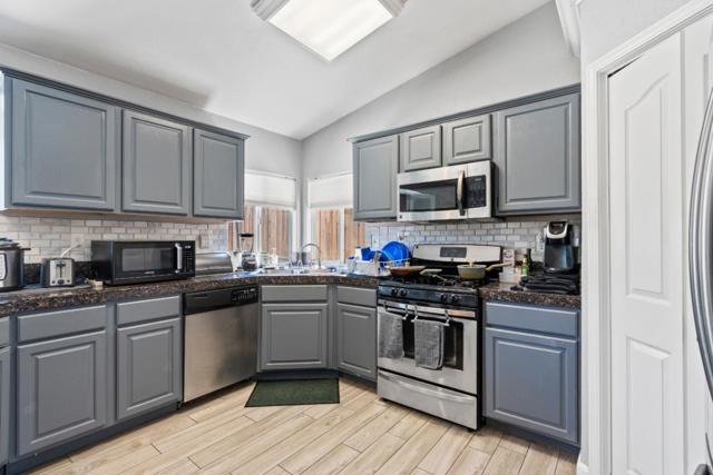 730 Marseille Drive, Hollister CA: https://media.crmls.org/mediaz/f49f4e6b-790a-449d-a2e9-249f698cc85c.jpg