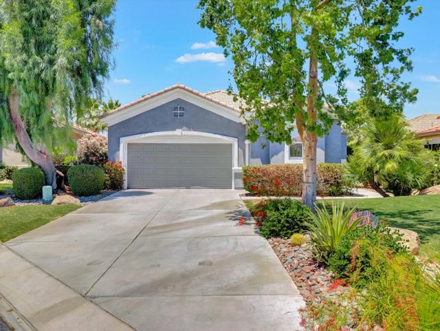 80418 Dumphries Court, Indio CA: https://media.crmls.org/mediaz/f4a08b40-ad2e-4958-b46a-5ab8d68eda5f.jpg