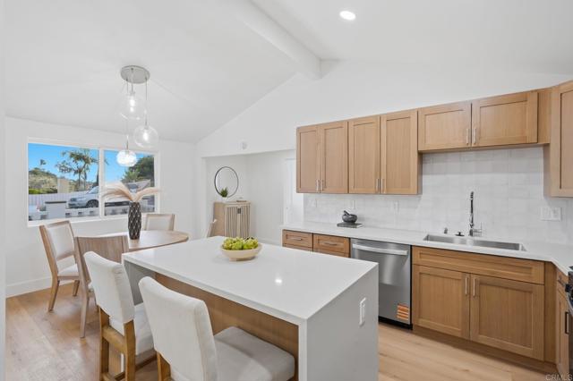 Detail Gallery Image 6 of 43 For 3625 Peach Blossom St, National City,  CA 91950 - 5 Beds | 3 Baths