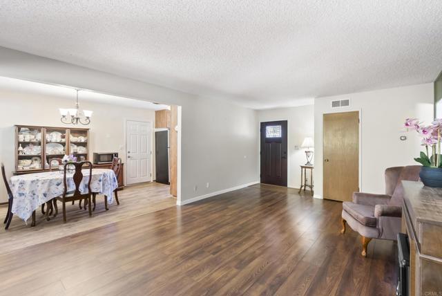 Detail Gallery Image 6 of 32 For 2904 E Barnwell St, Oceanside,  CA 92054 - 3 Beds | 2 Baths