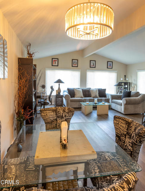 2491 Apple Lane, Oxnard CA: https://media.crmls.org/mediaz/f4a25e41-5440-4ca5-a237-2e0d001cf878.jpg