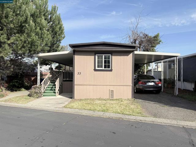 244 American Canyon Rd, American Canyon CA: https://media.crmls.org/mediaz/f4a2e702-94a0-4501-8ff6-8ed957ff9a04.jpg