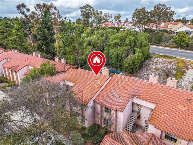 12059 Alta Carmel Ct, San Diego CA: https://media.crmls.org/mediaz/f4a48f03-996b-43e9-a68e-94ea703a7b56.jpg